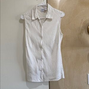 Vintage GAP White Sleeveless Button-Down Shirt